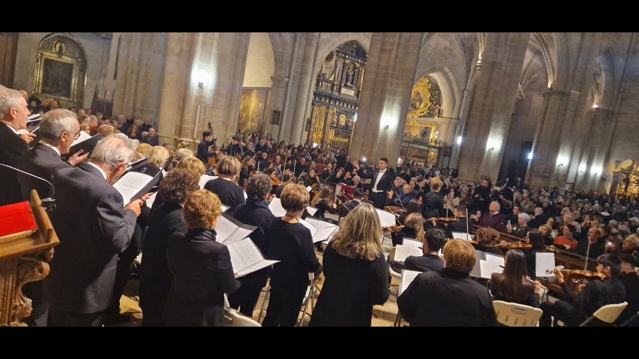 El Tota Pulchra llena de emoción la Catedral de Huesca