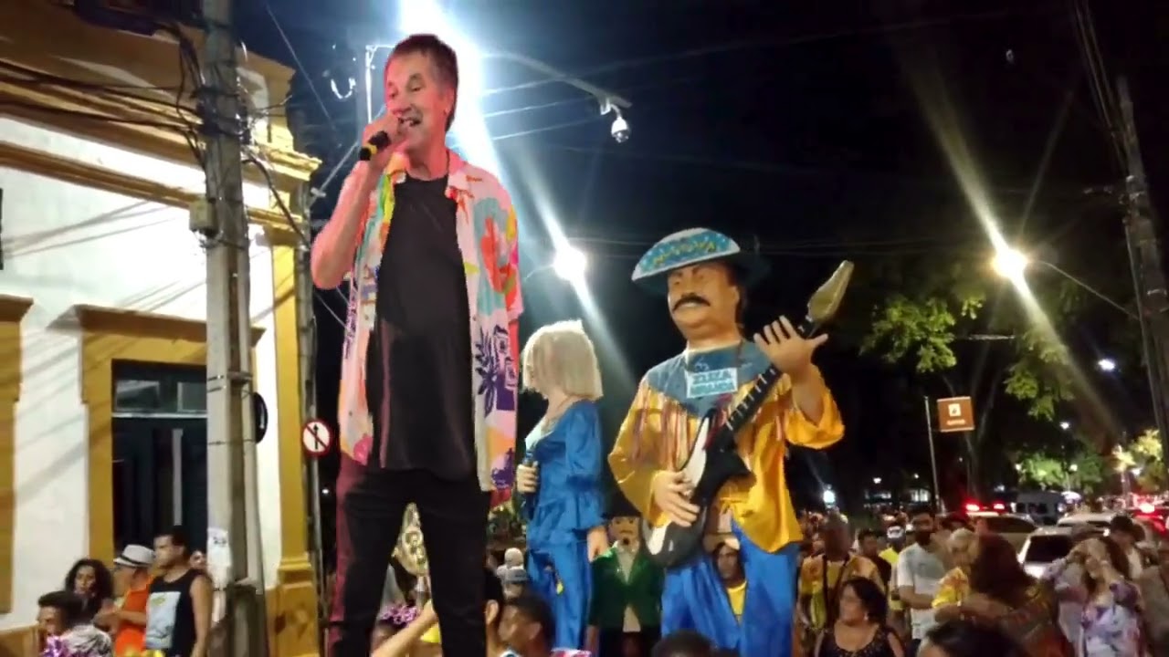 ROGERIO RANGEL CANTA NA QUENTURA DO FREVO DE ROGERIO RANGEL E JOÃO SALES
