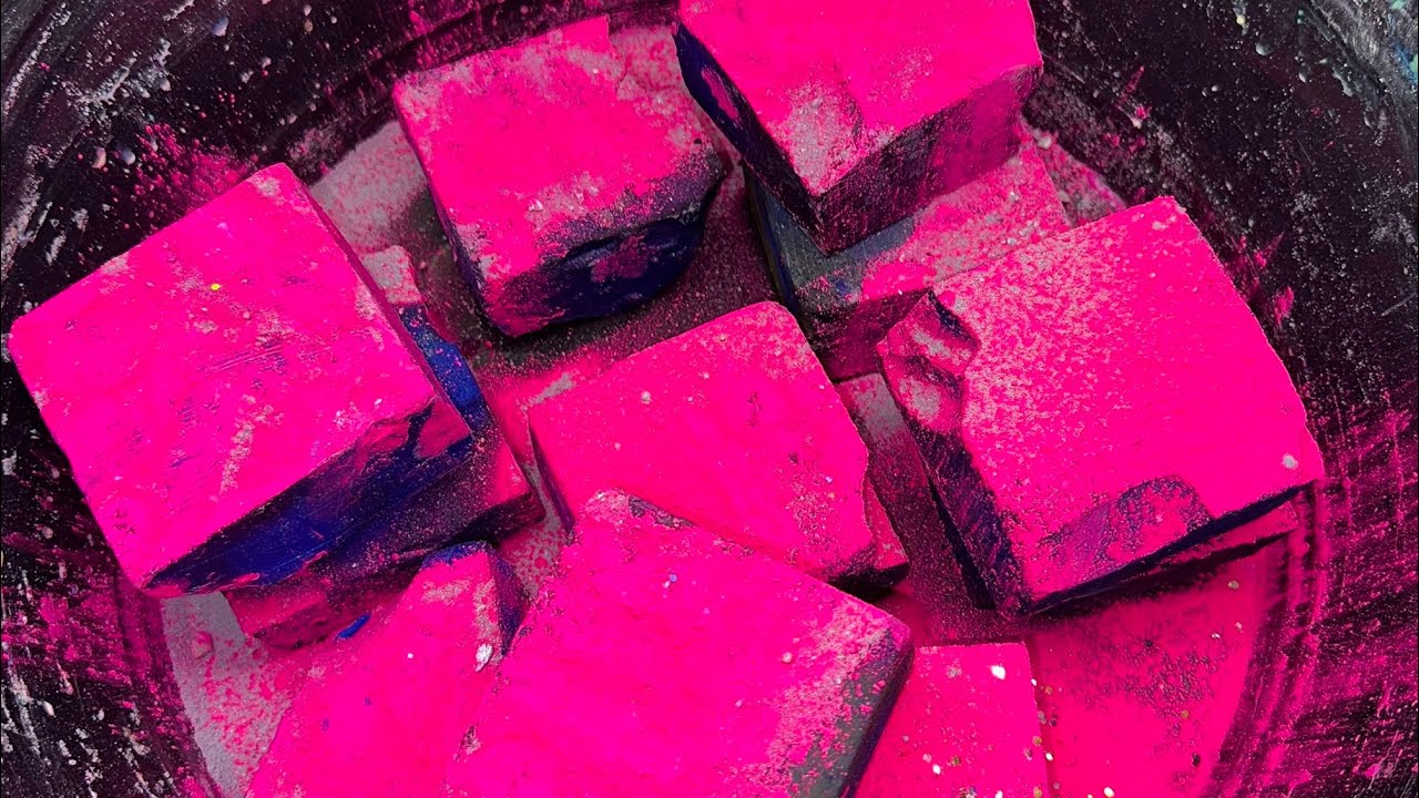 Blue dyed chalk with @AquariusDustASMR plus surprise dyed 😍