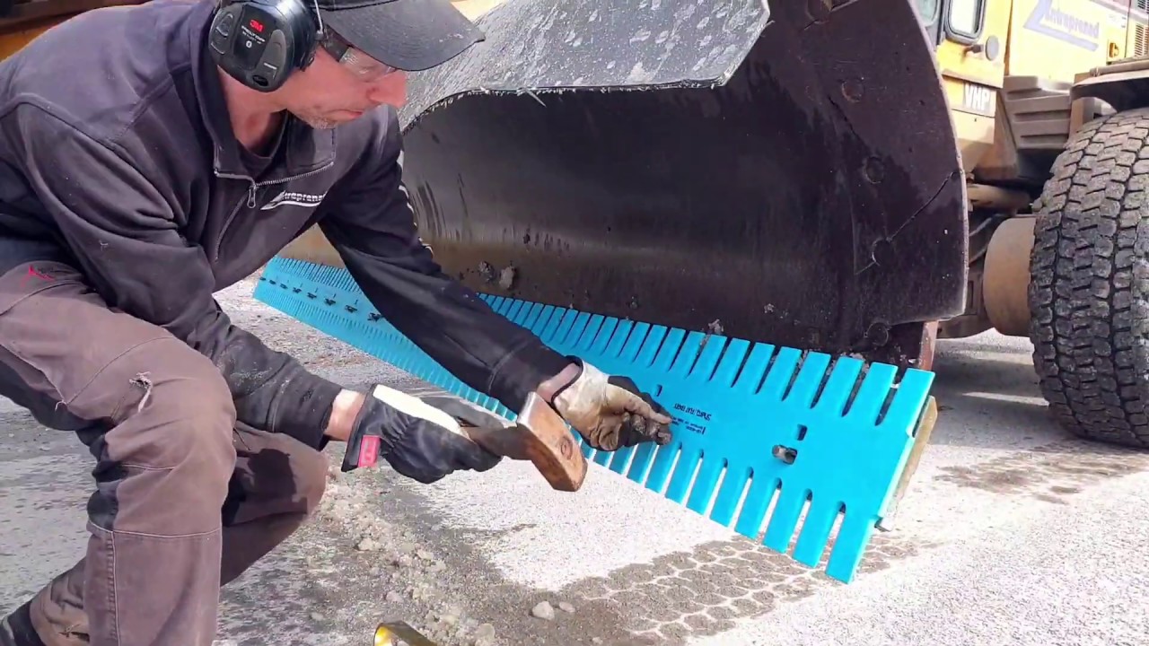 Sharq Viking edges and V200 cutting ice.