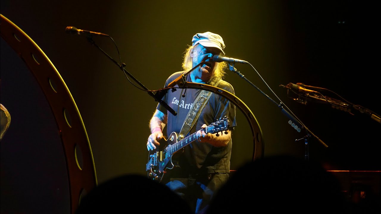 Neil Young & The Chrome Hearts- Hey Hey, My My (Into the Black) - Live@Adidas Arena-Paris-13/07/2025