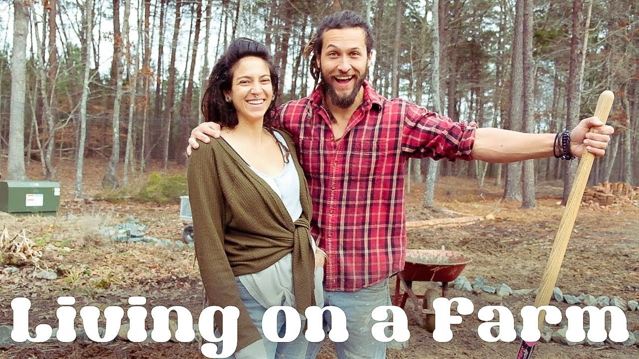 Living on a Tiny House Community Farm in North Carolina // SKOOLIE LIFE