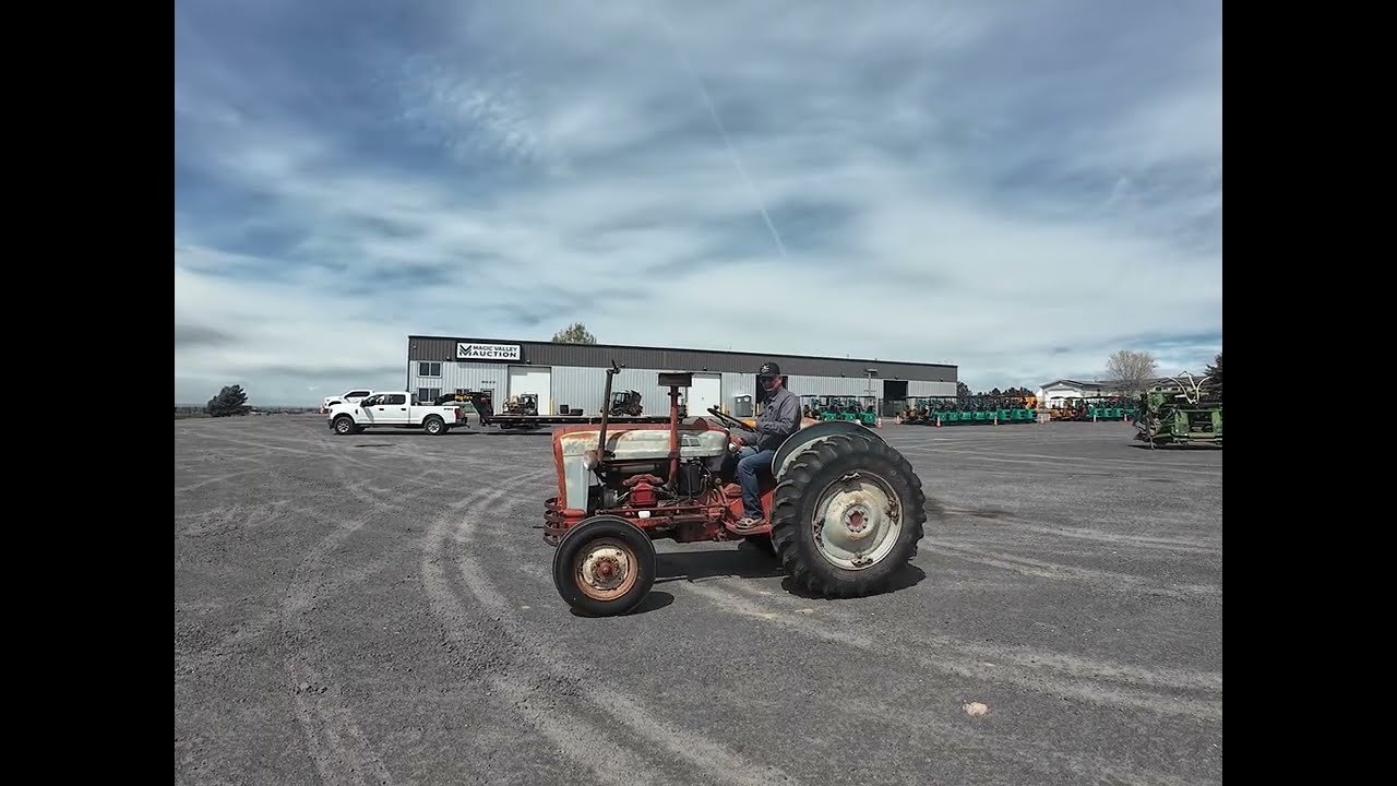 Ford 801 Select-O-Speed Diesel Tractor