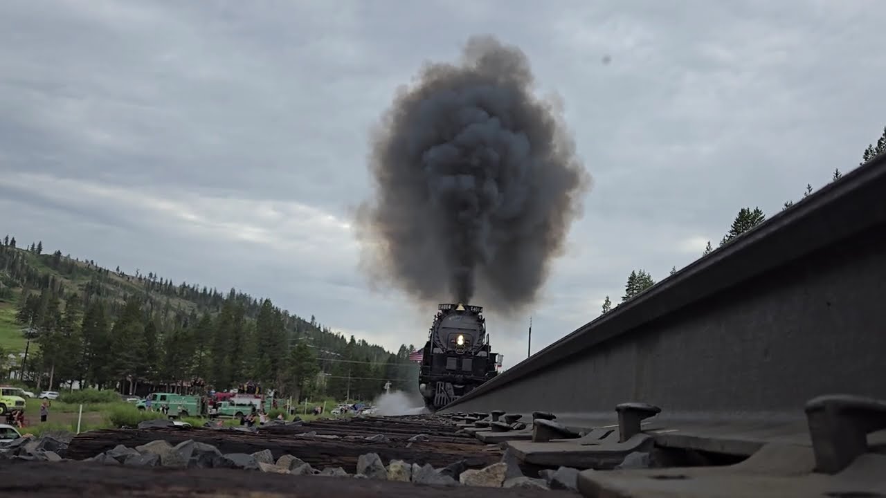 UP 4014 'Big Boy' Trackside at Soda Springs CA