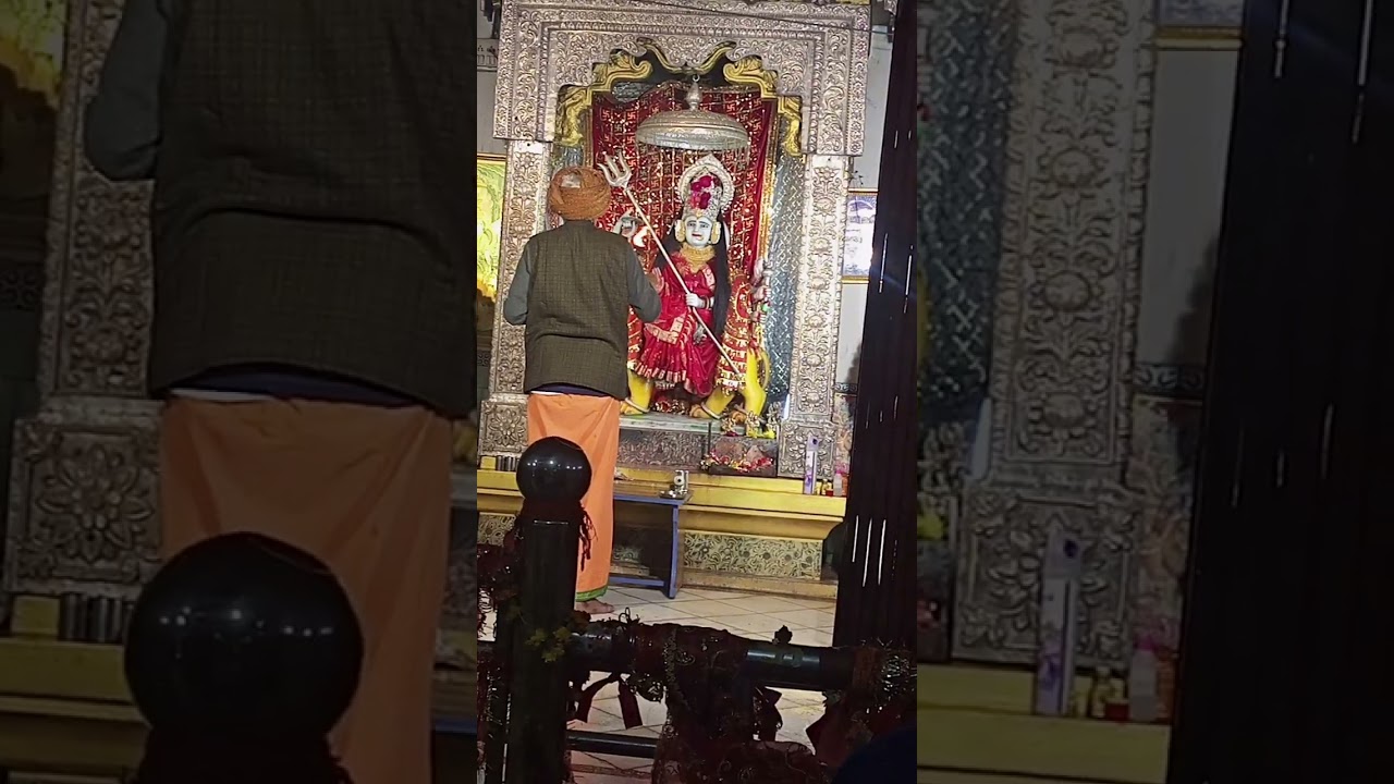 आज मंगलवार की सुबह मां विंध्यवासिनी की आरती के दिव्य दर्शन का आनंद प्राप्त किया आप सब लोग भी दर्शन 