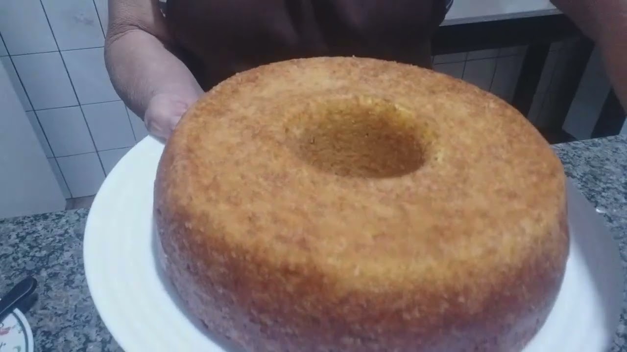 BOLO DE FARINHA DE MILHO.  É   OTIMO,  NÃO  TEM  OUTRO   IGUAL.
