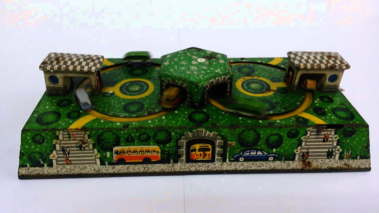 Rare vintage wind up tin litho tinplate toy car race track 8 German? Marx?