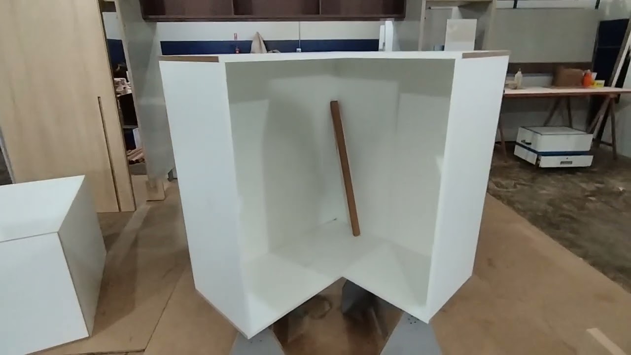 COMO EU FAÇO UM CANTO 90 GRAU PARÁ SER PARAFUSADO O FUNDO SEGUE AI.