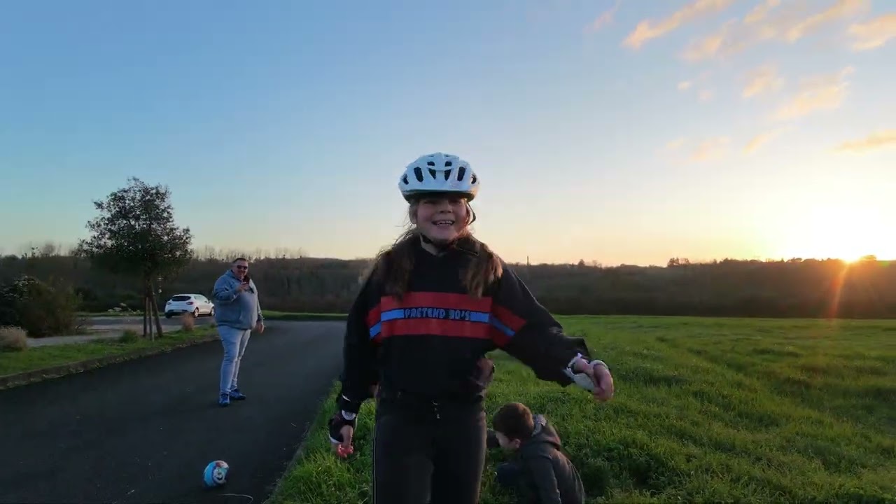 #djineo2 #PatinARoulettes #Debutant #RollerLife #Apprentissage  #DroneVideo #Progression #FamilyTime