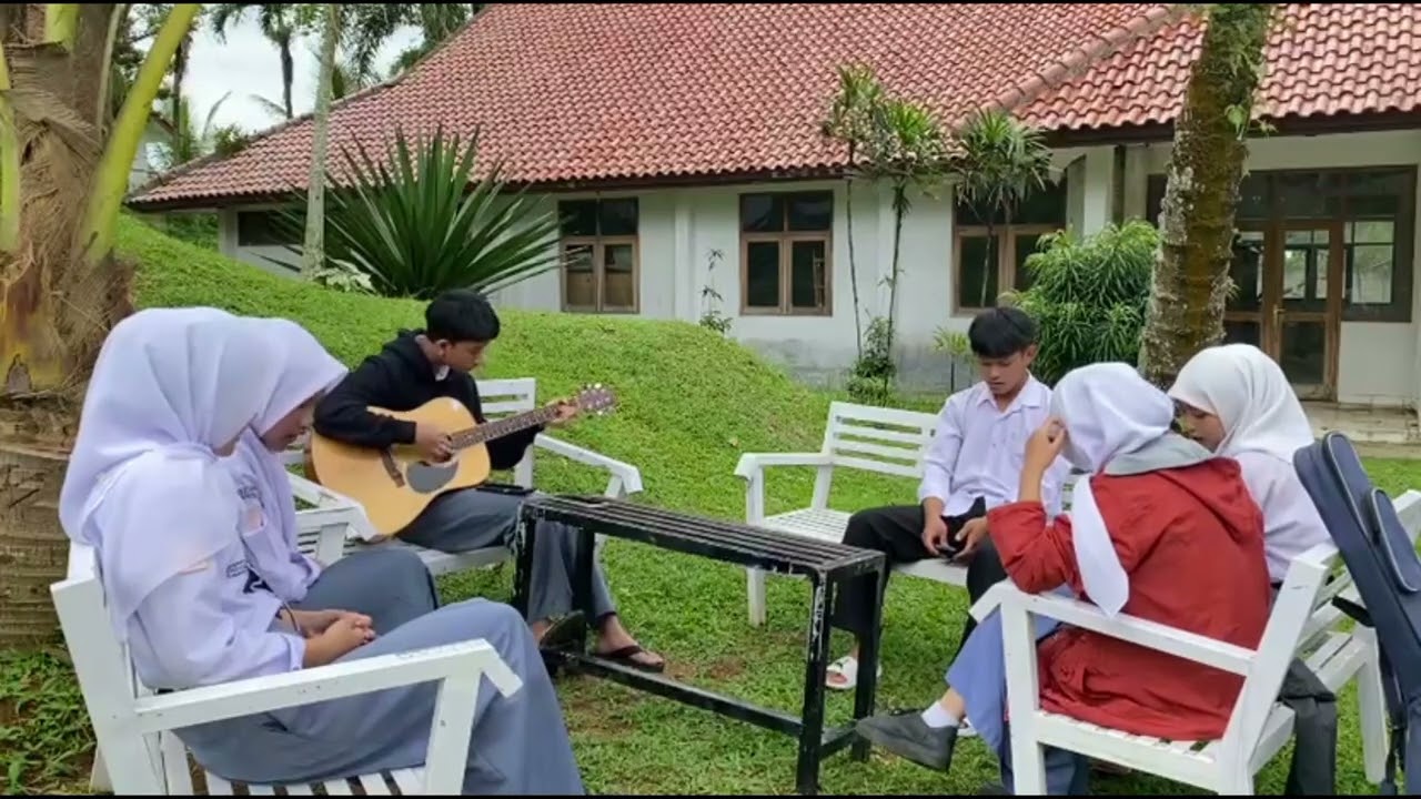 TUGAS MUSIKALISASI PUISI BAHASA INDONESIA XI.2 (kelompok 5)