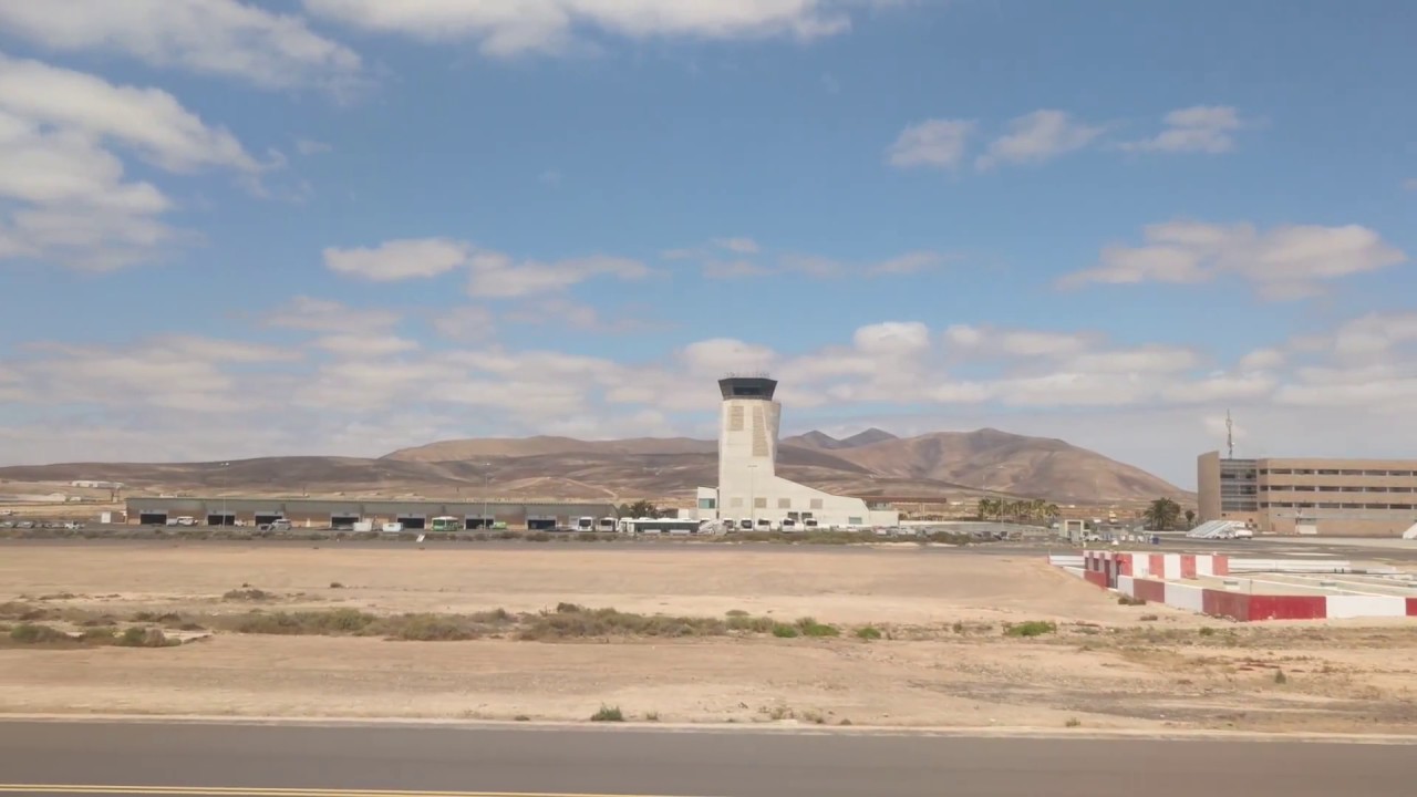 Taxi & Take off from Fuerteventura Airport May 2017