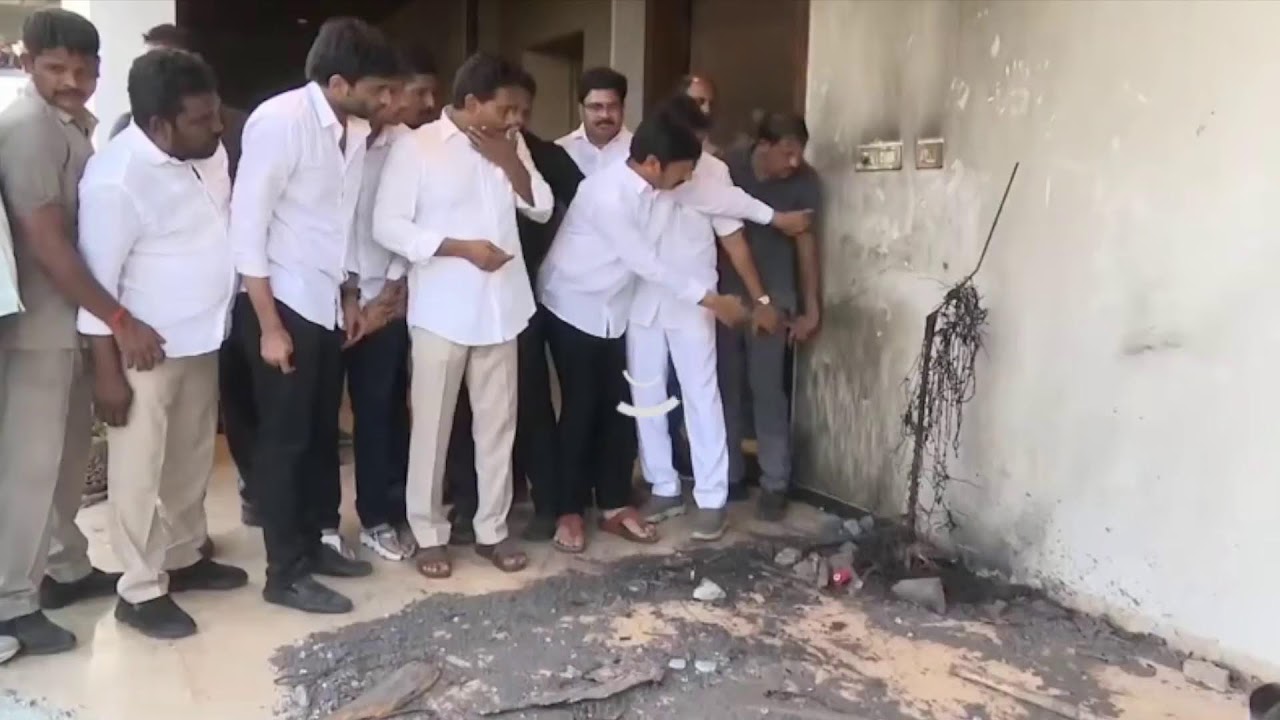 LIVE: YSRCP Chief YS Jagan Mohan Reddy Visits Jogi Ramesh Family in Ibrahimpatnam