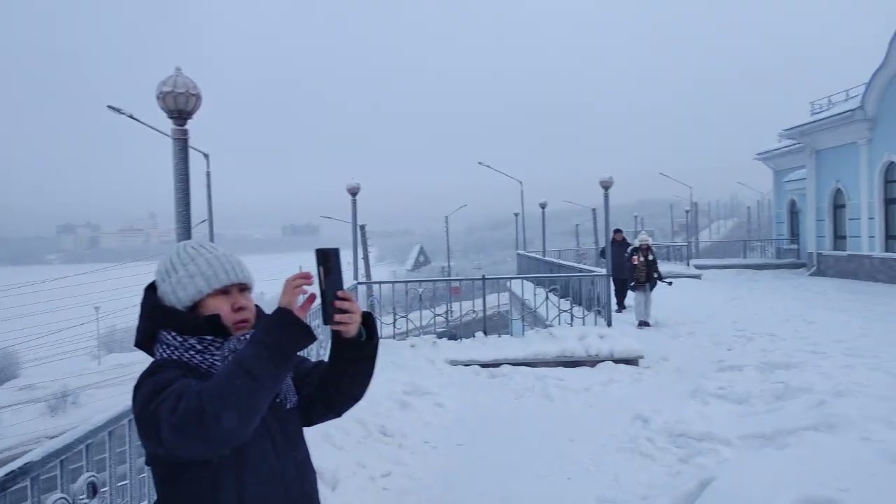 Мурманск, много снега и туман... ( Ленина 94 ). 