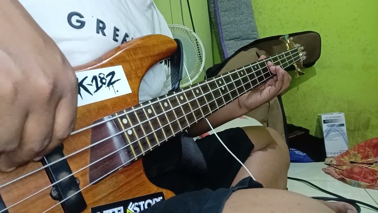 ST12 - ruang hidup | cover bass