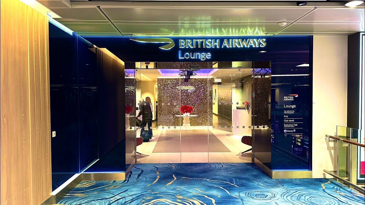 Зал ожидания бизнес-класса British Airways в аэропорту Чанги, Сингапур, 2025 год.