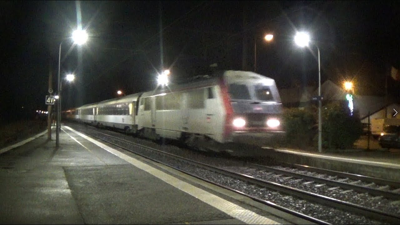 Nuit d'hiver sur la PLM en gare de Tain
