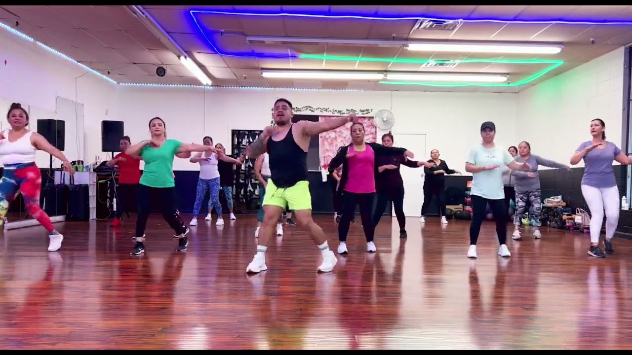 Contigo - Karol G / ZUMBA
