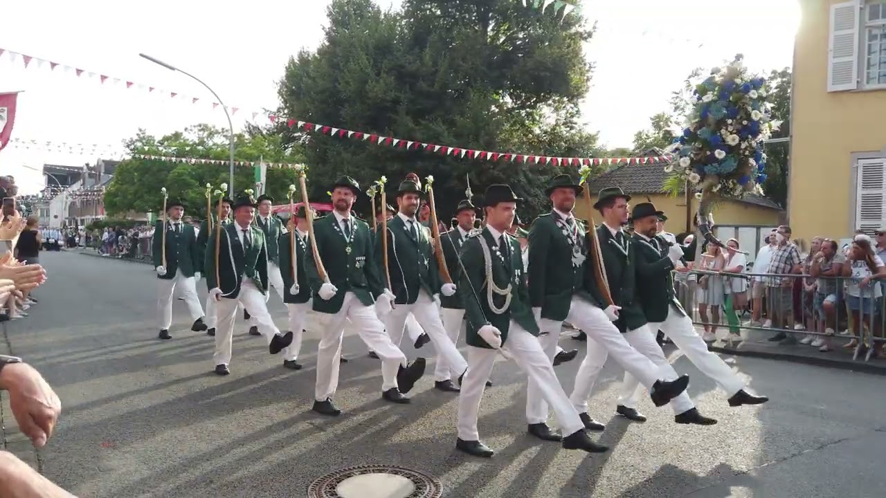 Parade am Montag in Wevelinghoven 2022 (Schützenfest)