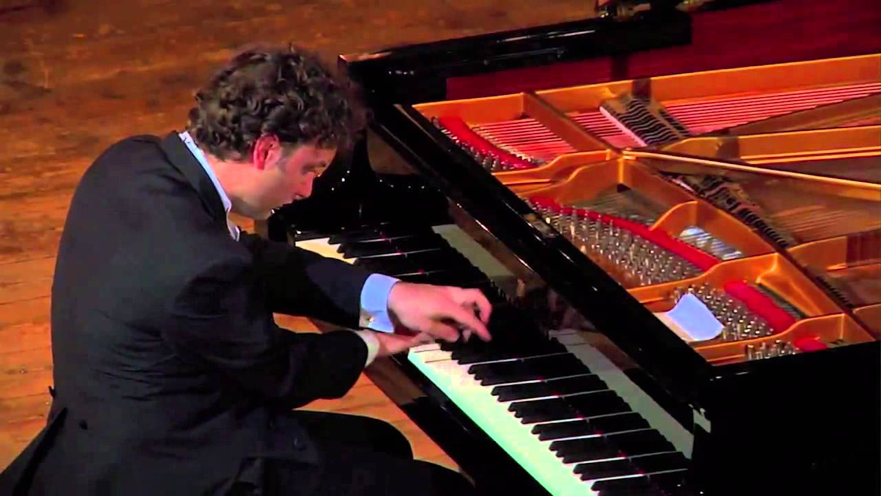 Giuseppe Albanese plays Debussy - Pour le piano: Toccata