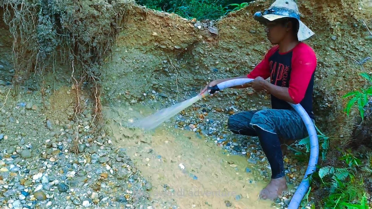 Mendadak kaya, Temukan dinding tebing yang banyak menyimpan butiran emas