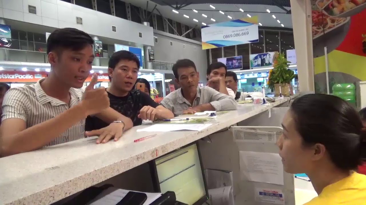 Bức xúc: Hạ cánh xuống Đà Nẵng, Vietjet bồi thường 100k/khách về Huế