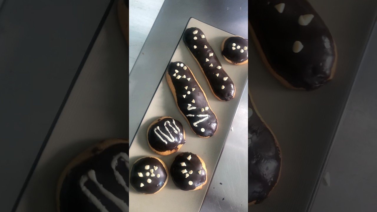 Eclair and Cream Puff 🤎 #creampuff #eclair #desert #deliciousdesert #cravings #pastry #bakeryclass