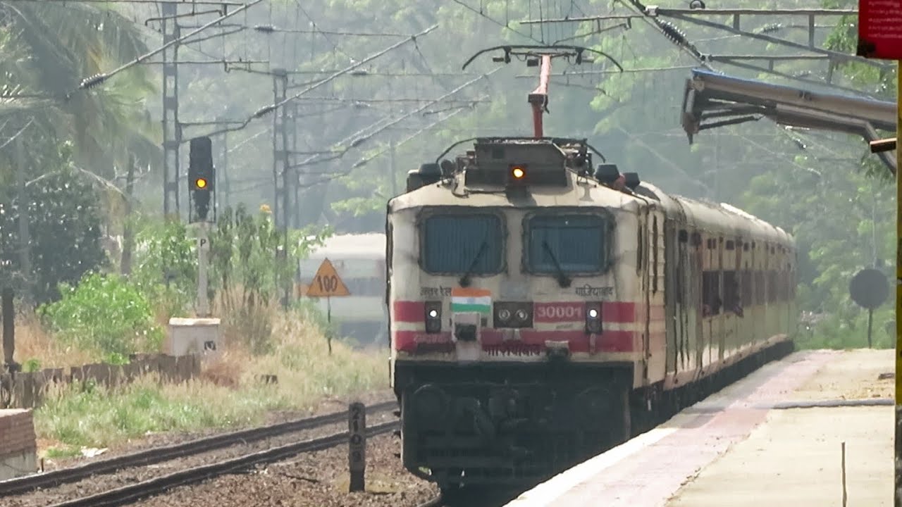 Second WAP5 Loco of Indian Railways | Trivandrum North - Porbandar Weekly Express | Indian Railways