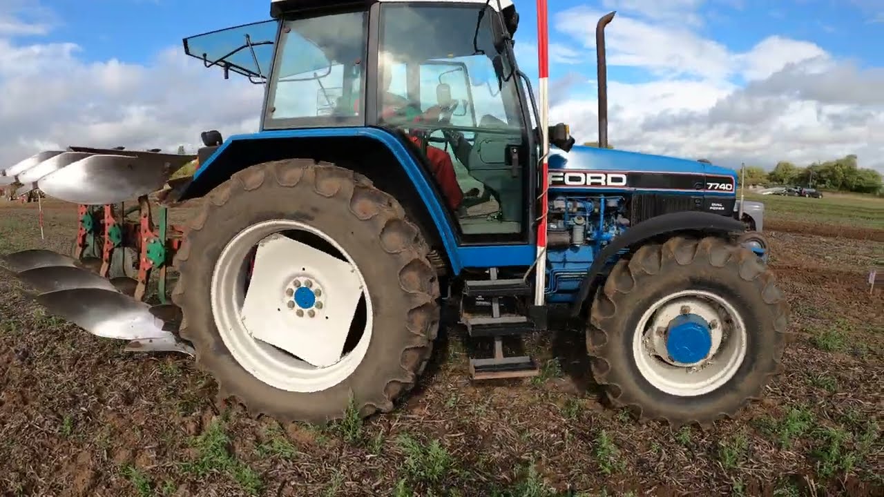 1994 Ford 7740 4WD DualPower 5.0 Litre 4-Cyl Diesel Tractor (95HP) Kverneland Royal Forest Ploughing