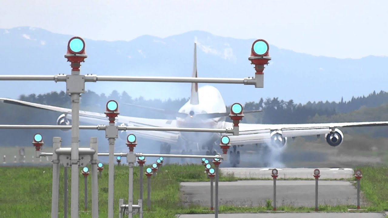 青森空港に政府専用機　タッチアンドゴー