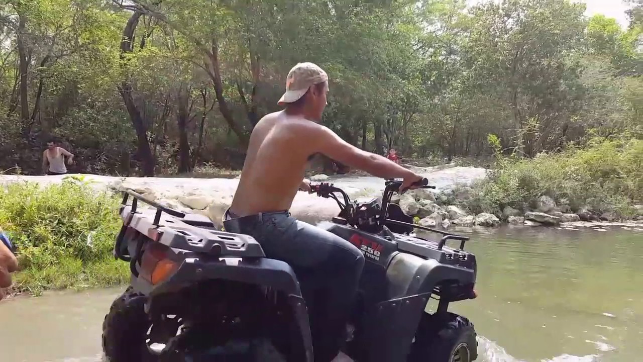 Italika ATV 250 en el Rio/Prueba de Agua