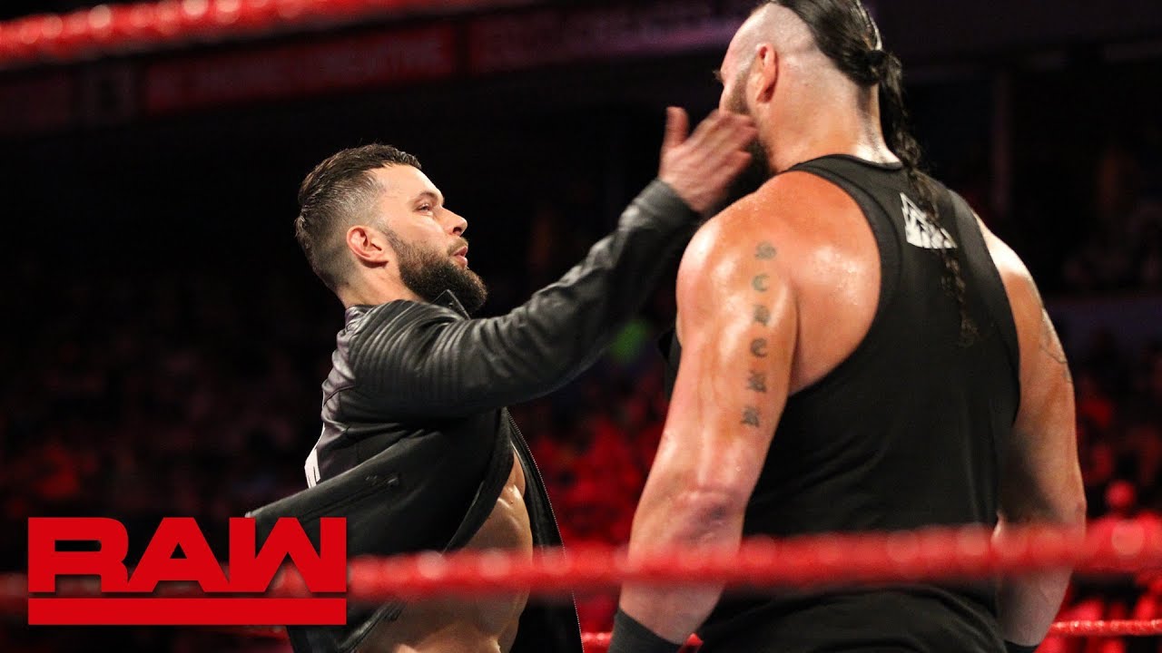 Финн Балор даёт пощёчину Брауну Строумэну: Raw, 28 мая 2018 г.