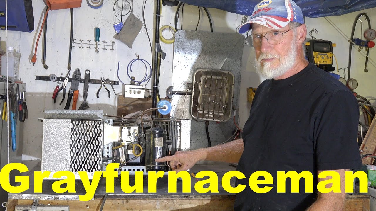 Разница между приемником и компенсатором заряда