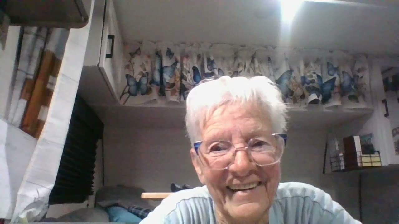 ОБНОВЛЕНИЕ ПОСЛЕ ИНСУЛЬТА ЧЕРЕЗ 1 ГОД / НОВЫЕ ОЧКИ И СТРИЖКА ЗАСТАВЛЯЮТ БОКСА ВАН ДИ УЛЫБАТЬСЯ