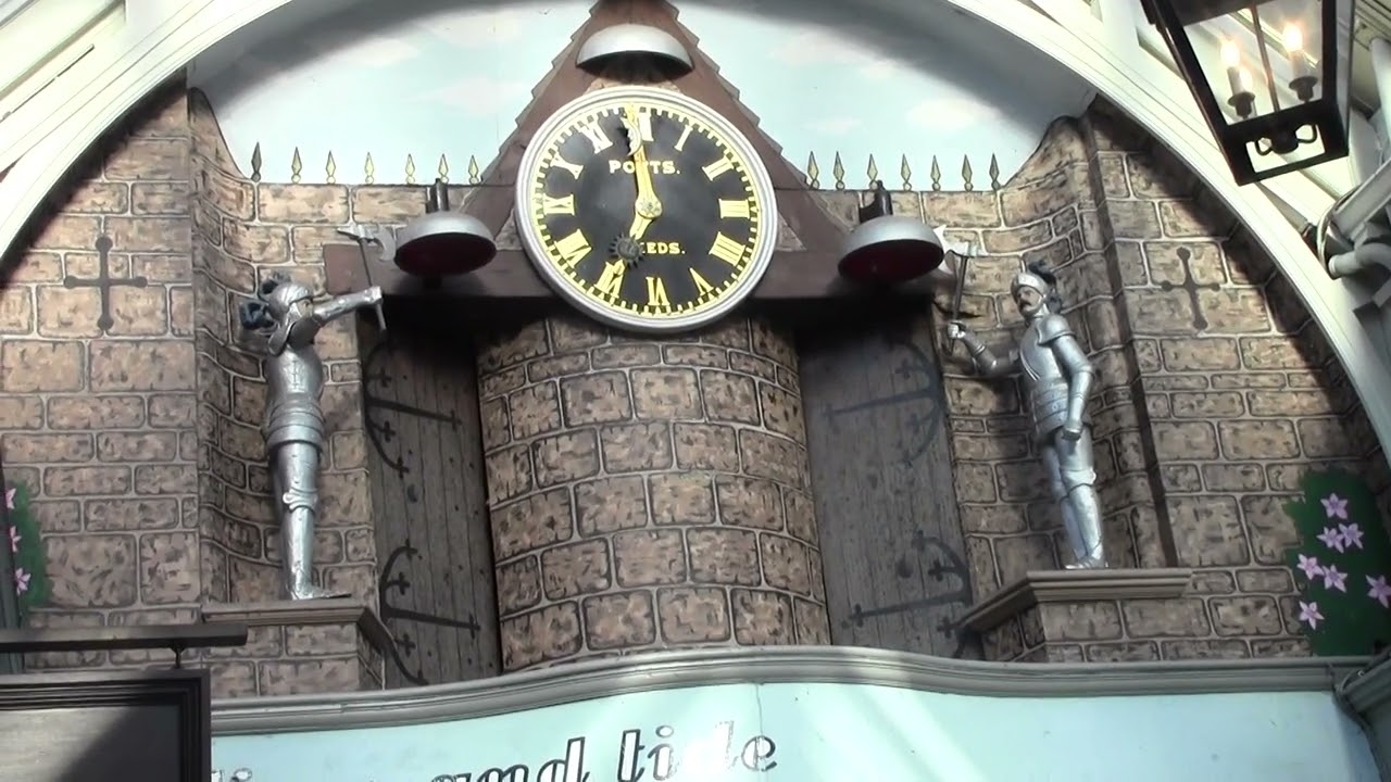 28 th of may 2022 the grand arcade clock leeds