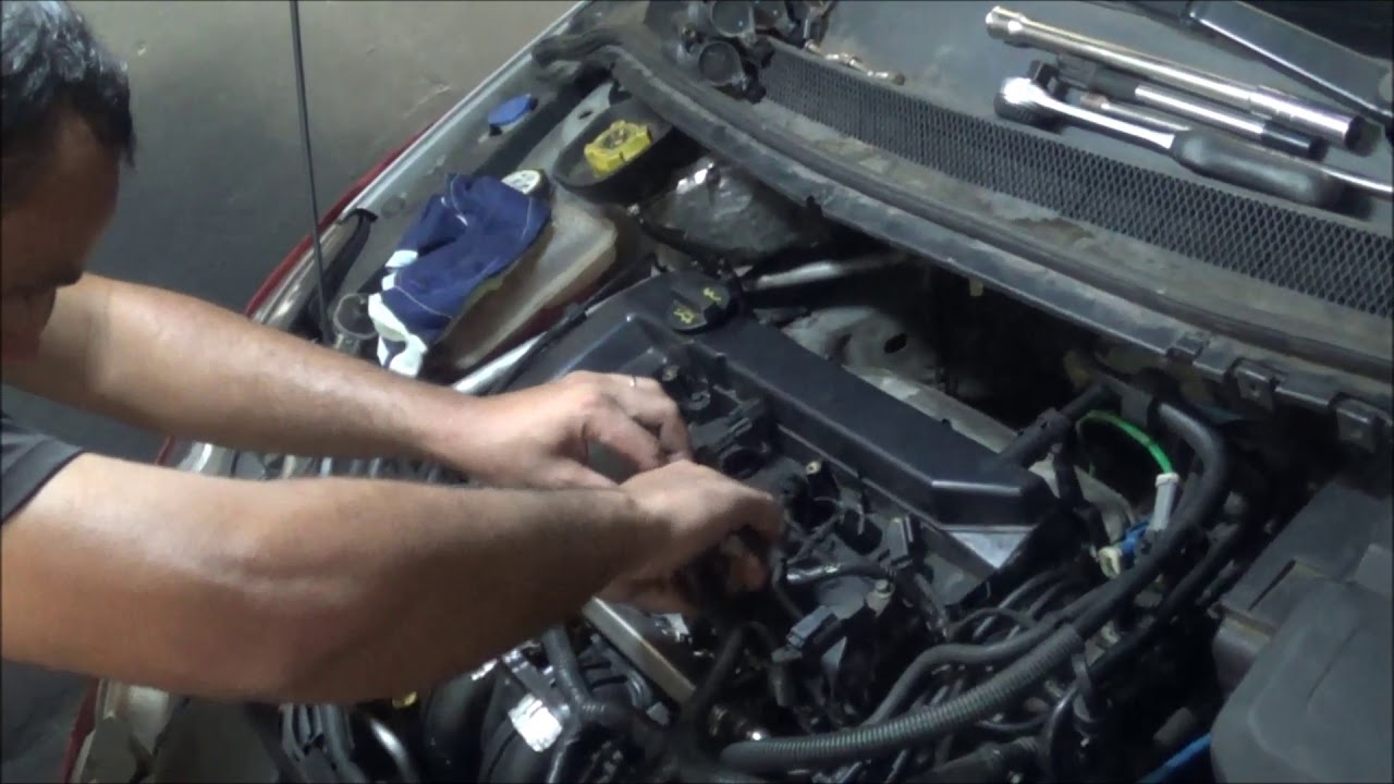 FORD FOCUS 2.0 MOTOR TREPIDANDO NA MARCHA LENTA