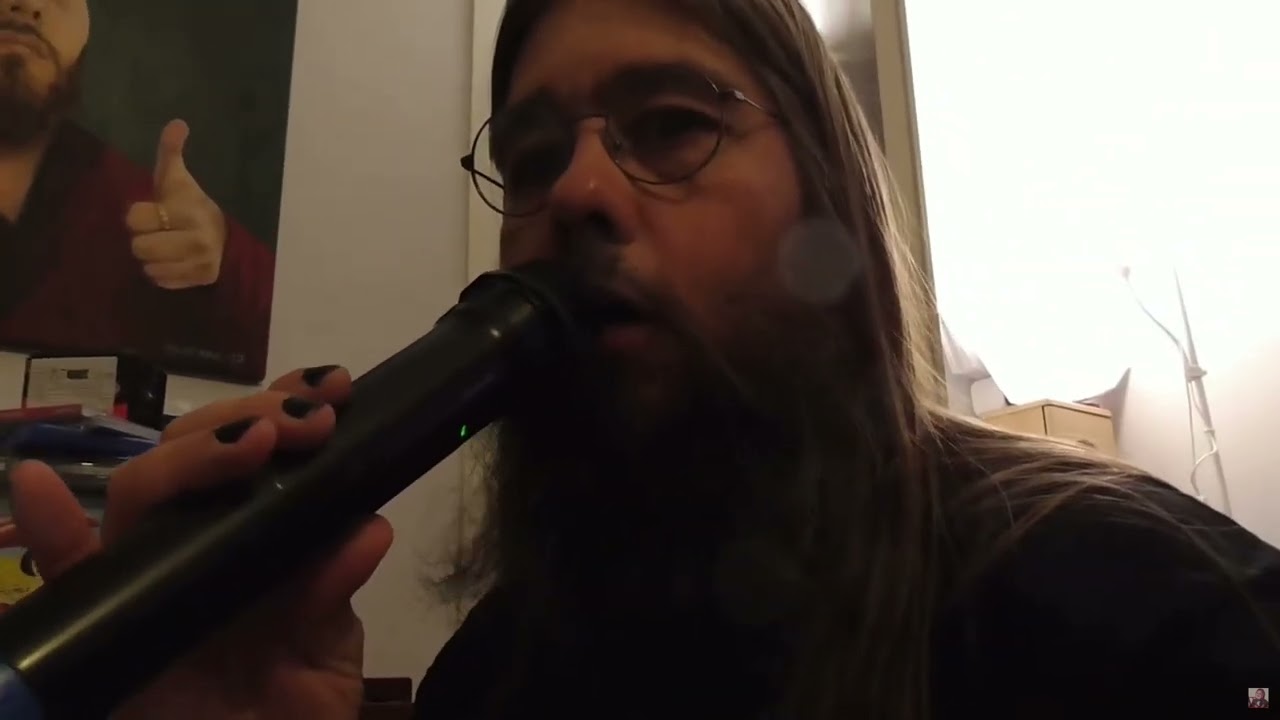 Niilo22 testaa karaokelaitetta (Simerock festareihin valmistautuminen)