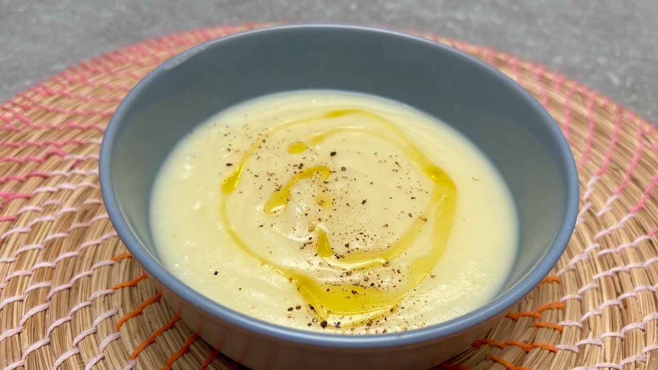 Vellutata di cavolfiore e patate | Cena leggera che scalda