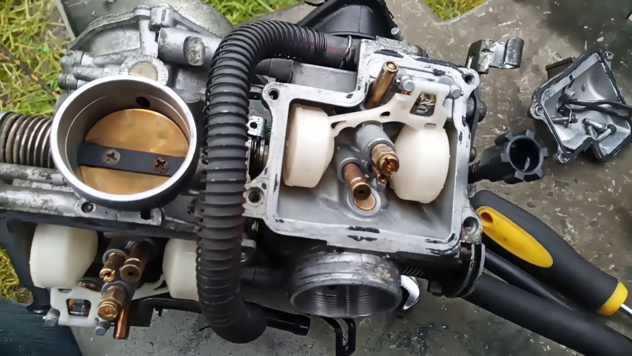 actiftech Membre banni de v2-honda.com 650 Deauville 2001carbus démontés