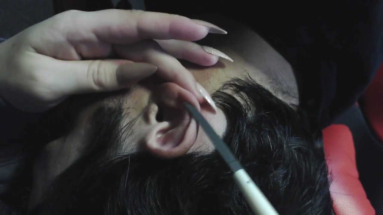 ASMR Ear Cleaning with Cloud Razor.