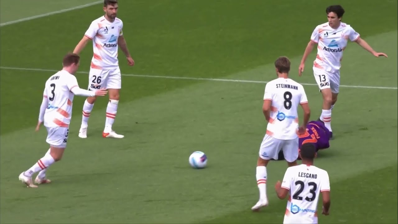 Perth Glory v Brisbane Roar | Isuzu Ute A-League | Highlights