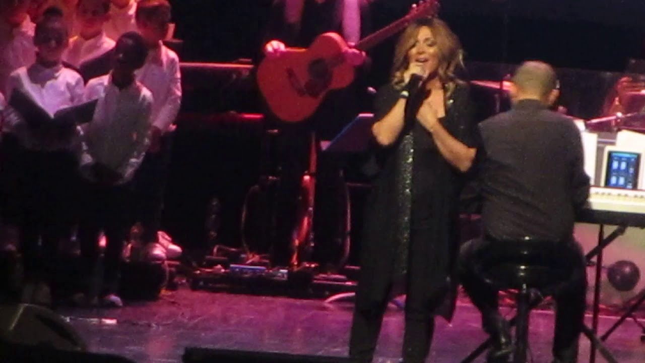Hélène Segara - Dele Yaman à la soirée hommage Charles Aznavour