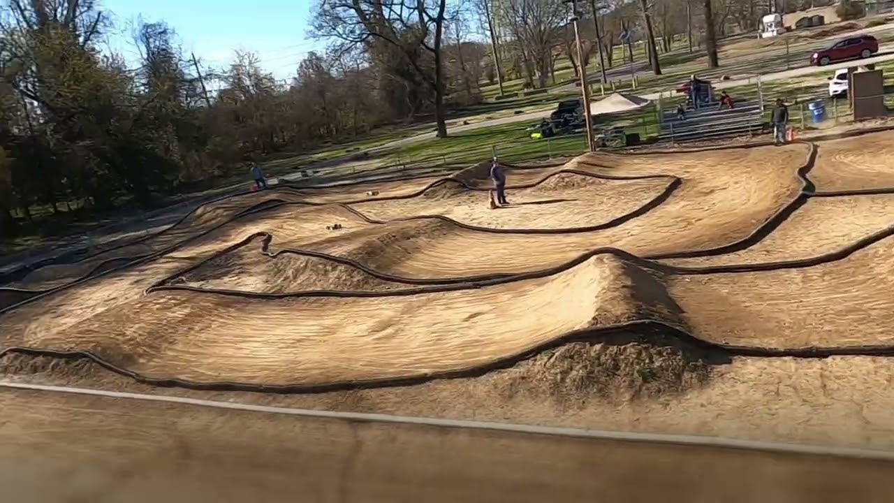 1/8 Truggy Racing | GNARLY Conditions | St. Louis Dirtburners 2022 Season Opener