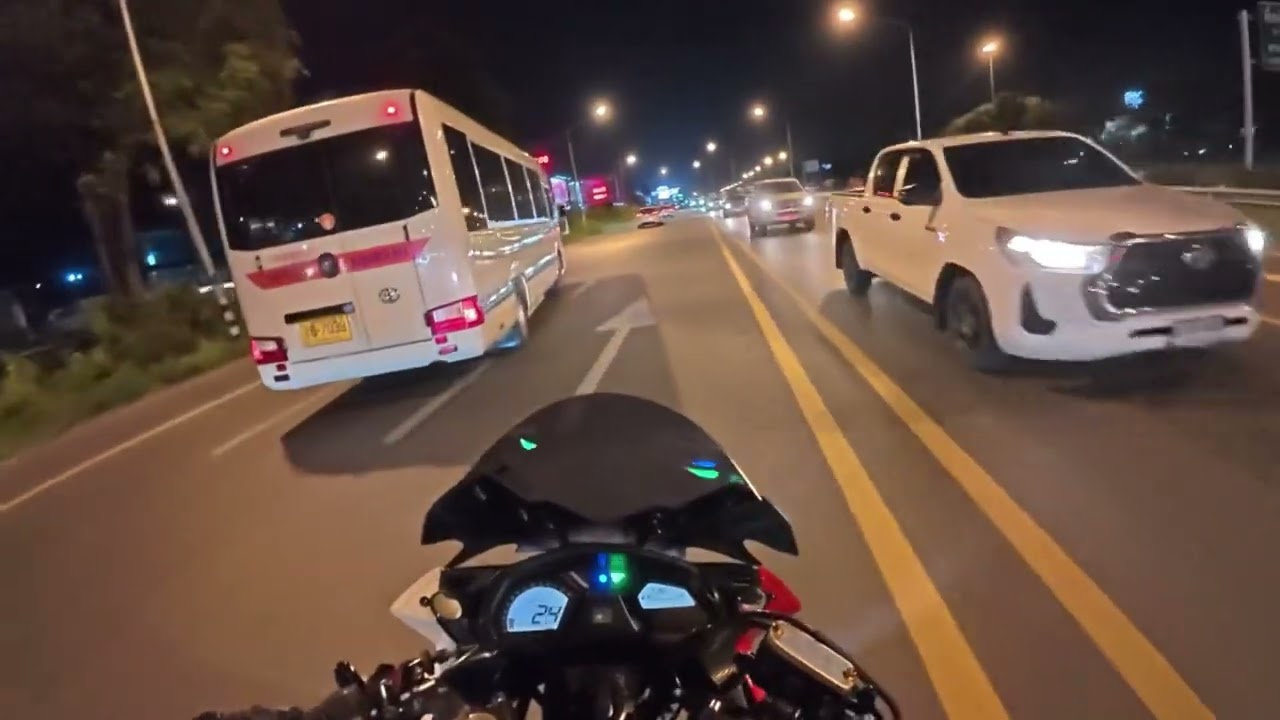พา CBR650F ไปดูหนัง ! วิธีการป้องกัน ระมัดระวัง เมื่อนำรถไปจอดตามห้างหรือที่ต่างๆ แบบง่ายๆ #cbr650f