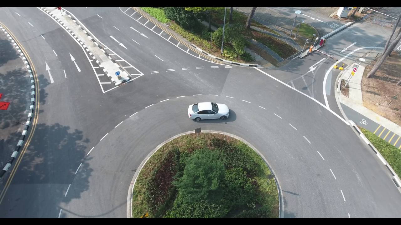 DJI Phantom 4 - Active Tracking 4k Video