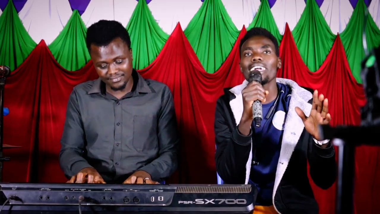 Nikii Kirito gikuremaga we Mwathi wakwa// piano cover ft min vinny