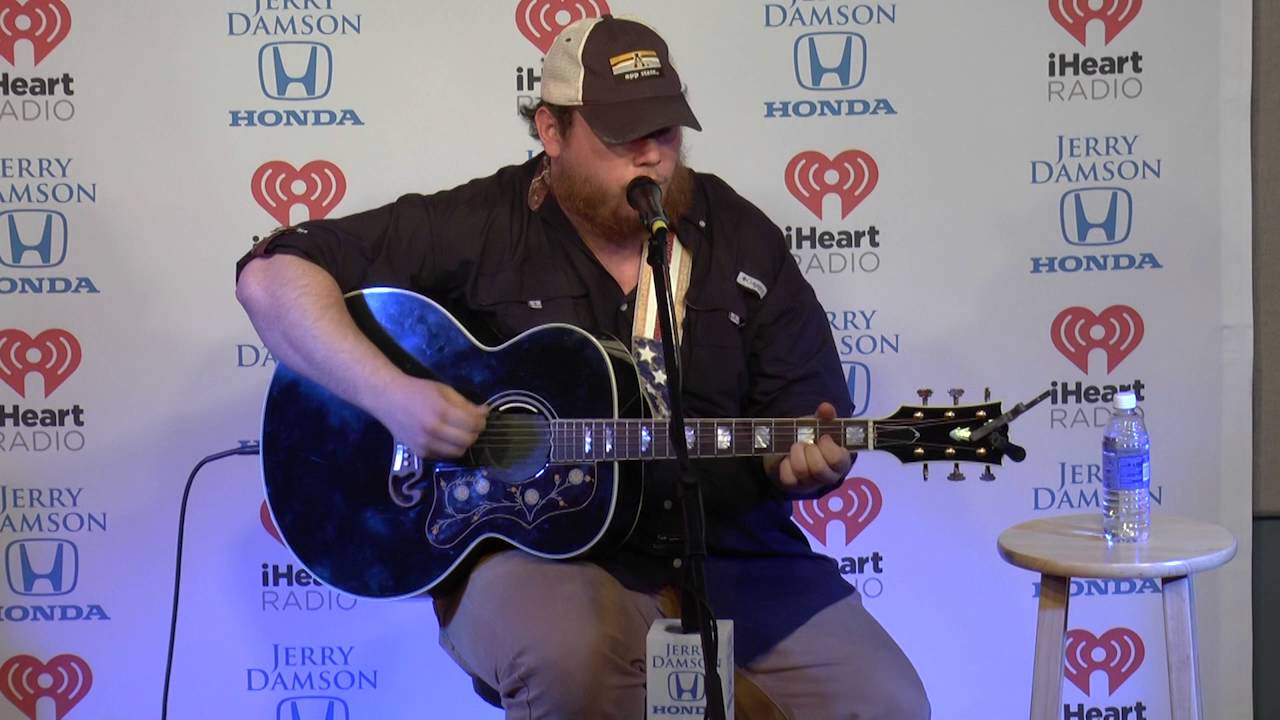 Luke Combs Sings I Got Away With You