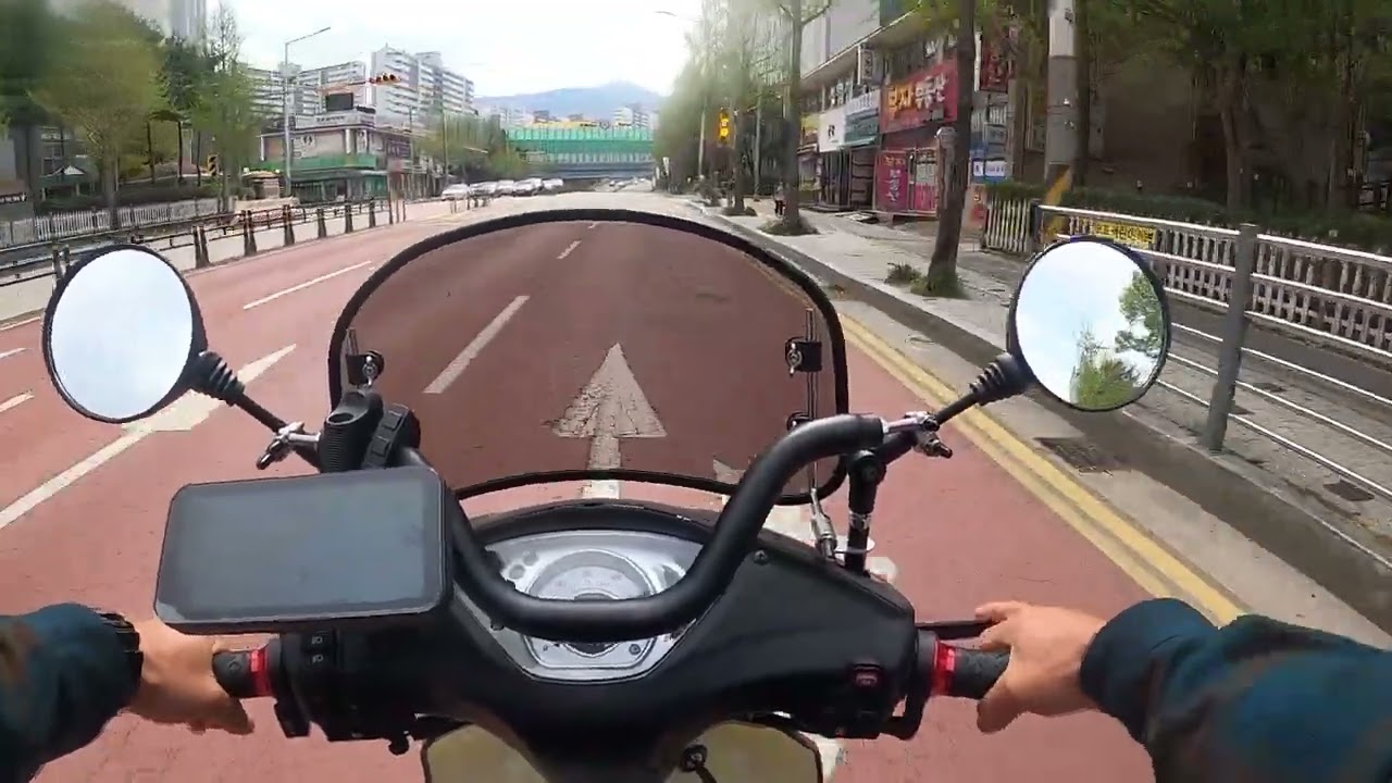 씨티 타고 동네 바이크 샵 다녀 왔습니다.