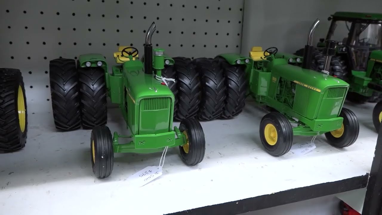 Toy Tractors: Le Mars Iowa Houses The Largest Farm Toy Store In The U.S.