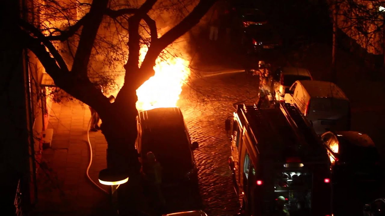 Drei Autos durch Brandstiftung in Berlin-Adlershof beschädigt