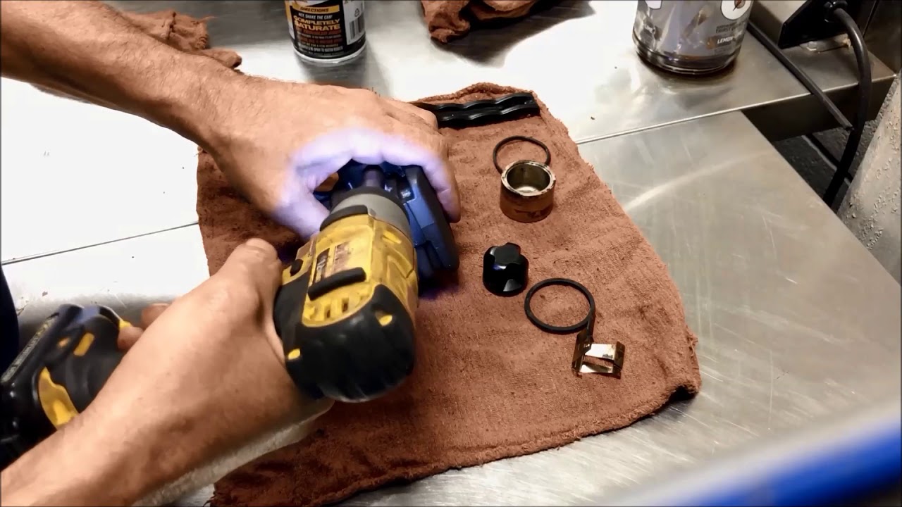 1998-99 ZX9R rear brake caliper disassembly, inspection, cleaning, and rebuild..... Part 1